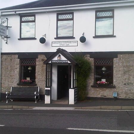 Bed and Breakfast Emlyn Arms à Llanarthney Extérieur photo