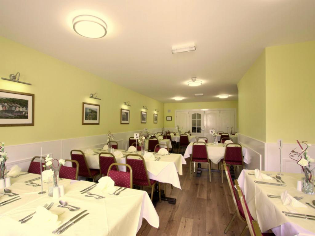 Bed and Breakfast Emlyn Arms à Llanarthney Extérieur photo